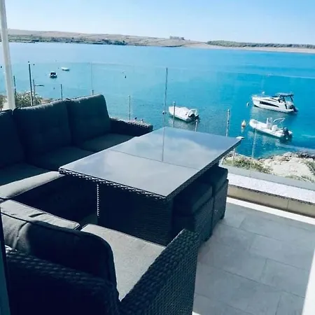 Tirkiz On The Apartment *